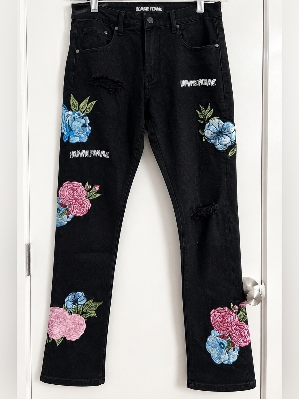 Homme Femme Floral Embroidered Distressed Straight Jeans NWT Size 30